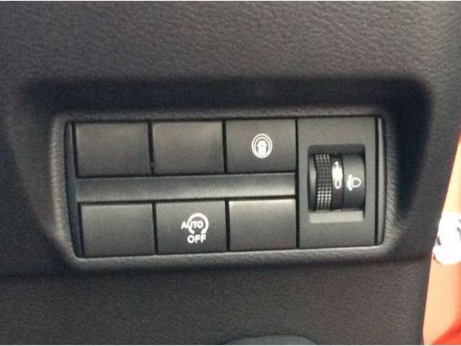 デイズハイウェイスターX 4WD　プッシュスタート　スマートキー　日産純正ナビ　フルセグTV　CD　Bluetooth　全方向カメラ　バックカメラ　本革巻きステアリング　ステアリングスイッチ　クルーズコントロール　シートヒーター　ETC 660