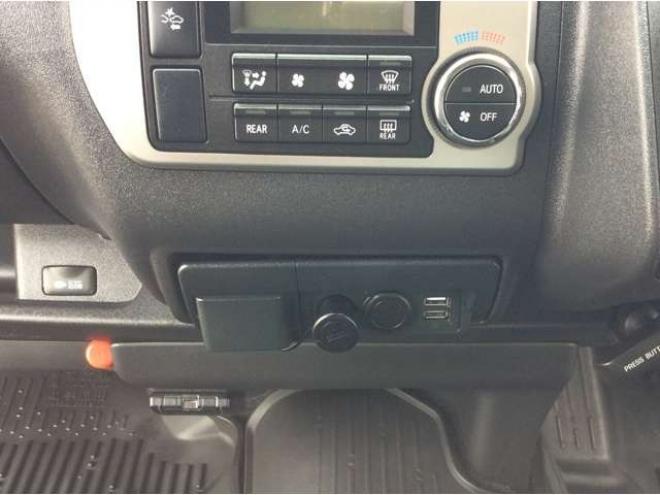 ハイエースバン2.8 スーパーGL ロング ディーゼルターボ 4WD　リアヒーター&クーラー　プッシュスタート　スマキー　ステアリングスイッチ　オートハイビーム　パノラミックビューモニター　純正ナビ　フルセグTV　ドラレコ　ETC　インナーミラー　横滑り防止　フロントフォグ 2800