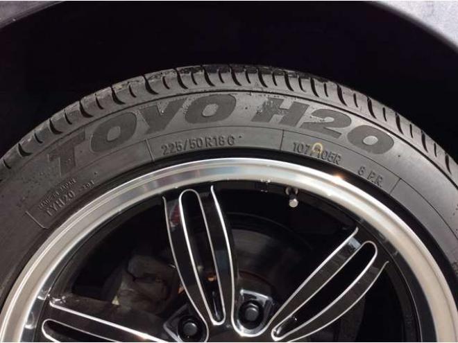 ハイエースバン2.8 スーパーGL ロング ディーゼルターボ 4WD　リアヒーター&クーラー　プッシュスタート　スマキー　ステアリングスイッチ　オートハイビーム　パノラミックビューモニター　純正ナビ　フルセグTV　ドラレコ　ETC　インナーミラー　横滑り防止　フロントフォグ 2800