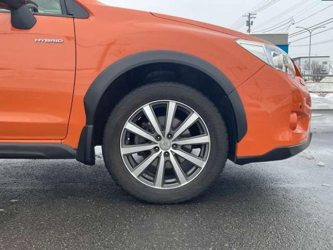 インプレッサXVハイブリッド 2.0i-L アイサイト 4WD　夏冬タイヤ付　　社外ナビTV　バックカメラ　クルコン　ETC　パワーシート　シートヒーター　ドラレコ　プッシュスタート　スターター機能付純正スマートキー　パドルシフト　Bluetooth　ワンオーナー 2000