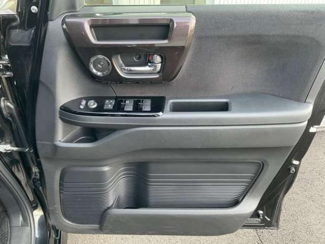 N-BOXカスタム 660 G L ホンダセンシング 4WD　純正ナビ・TV　バックカメラ　両側パワスラ　純正エンジンスターター　プッシュスタート　クルコン　ETC　LEDヘッドライト　フォグランプ　シートヒーター　ドラレコ　bluetooth 660