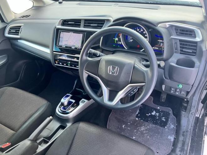 フィットハイブリッドFパッケージ 4WD 1500 5Dr