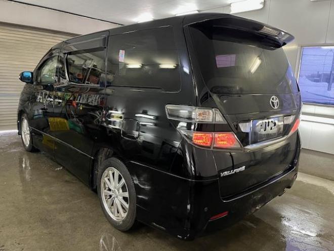 ヴェルファイア２．４Ｚ　プラチナセレクション　寒冷地仕様　禁煙車　パワーバックドア　両側パワースライドドア　ブラックレザーシートカバー　純正ＨＤＤナビ　地デジ　ＤＶＤ再生　Ｂｌｕｅｔｏｏｔｈ　リアフリップダウンモニター　ＨＩＤヘッドライト　ＥＴＣ 4WD 2400 5Dr