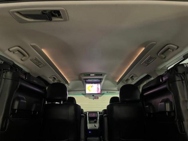 ヴェルファイア２．４Ｚ　プラチナセレクション　寒冷地仕様　禁煙車　パワーバックドア　両側パワースライドドア　ブラックレザーシートカバー　純正ＨＤＤナビ　地デジ　ＤＶＤ再生　Ｂｌｕｅｔｏｏｔｈ　リアフリップダウンモニター　ＨＩＤヘッドライト　ＥＴＣ 4WD 2400 5Dr