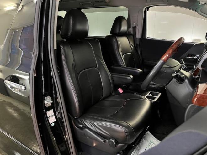 ヴェルファイア２．４Ｚ　プラチナセレクション　寒冷地仕様　禁煙車　パワーバックドア　両側パワースライドドア　ブラックレザーシートカバー　純正ＨＤＤナビ　地デジ　ＤＶＤ再生　Ｂｌｕｅｔｏｏｔｈ　リアフリップダウンモニター　ＨＩＤヘッドライト　ＥＴＣ 4WD 2400 5Dr