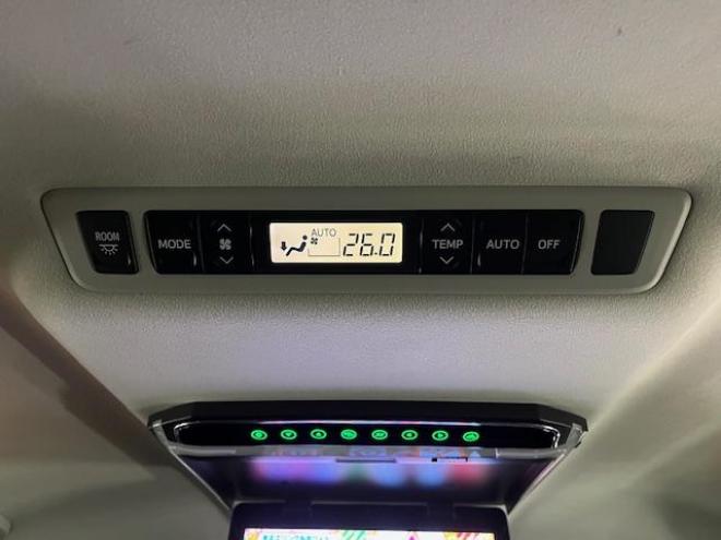 ヴェルファイア２．４Ｚ　プラチナセレクション　寒冷地仕様　禁煙車　パワーバックドア　両側パワースライドドア　ブラックレザーシートカバー　純正ＨＤＤナビ　地デジ　ＤＶＤ再生　Ｂｌｕｅｔｏｏｔｈ　リアフリップダウンモニター　ＨＩＤヘッドライト　ＥＴＣ 4WD 2400 5Dr