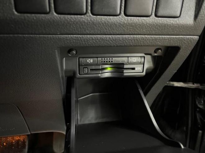 ヴェルファイア２．４Ｚ　プラチナセレクション　寒冷地仕様　禁煙車　パワーバックドア　両側パワースライドドア　ブラックレザーシートカバー　純正ＨＤＤナビ　地デジ　ＤＶＤ再生　Ｂｌｕｅｔｏｏｔｈ　リアフリップダウンモニター　ＨＩＤヘッドライト　ＥＴＣ 4WD 2400 5Dr