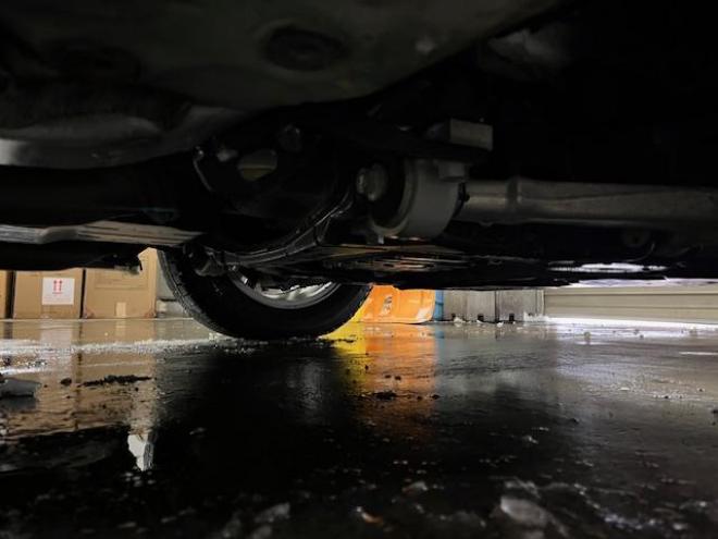 マークX２５０Ｇ　Ｆｏｕｒ　本州仕入　禁煙車　純正１６インチＡＷ　スタッドレスタイヤ付　イクリプスナビ　地デジ　バックカメラ　純正ＨＩＤヘッドライト　エコ＆スノー＆スポーツモード　横滑り防止装置　ＰＵＳＨスタート　スマートキー 4WD 2500 4Dr