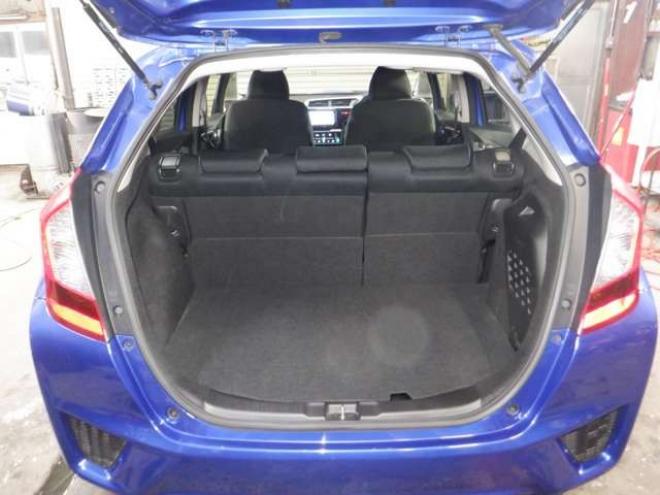 フィット1.5 ハイブリッド Fパッケージ 4WD　ナビ・TV・Bluetooth・LEDヘッドライト・ワイパーデアイサー・純正エンスタ・フォグランプ・スマートキー・プッシュスタート・寒冷地仕様 1500