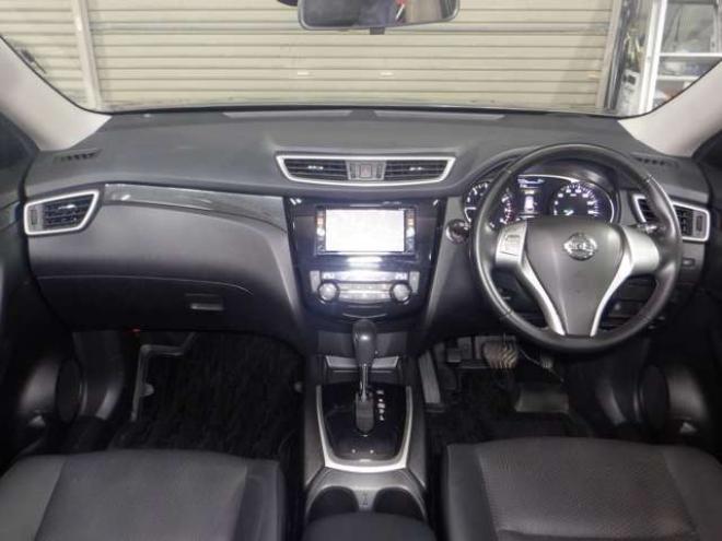 エクストレイル2.0 20X エマージェンシーブレーキパッケージ 2列車 4WD　ナビ・TV・Bluetooth・Bカメラ・LEDヘッド・プッシュスタート・LEDヘッドライト・エマブレ・クリアランスソナー・前席シートヒーター・レーンキープ 2000