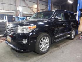 ランドクルーザー　200 4.6 ZX 4WD　本州仕入・ナビ・TV・B/T・サンルーフ・革　Bカメラ・ガナドールマフラー・ヒッチメンバー・シートヒーター・エアコン・電動シート・電動リアゲート 4600