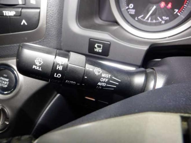 ランドクルーザー200 4.6 ZX 4WD　本州仕入・ナビ・TV・B/T・サンルーフ・革　Bカメラ・ガナドールマフラー・ヒッチメンバー・シートヒーター・エアコン・電動シート・電動リアゲート 4600