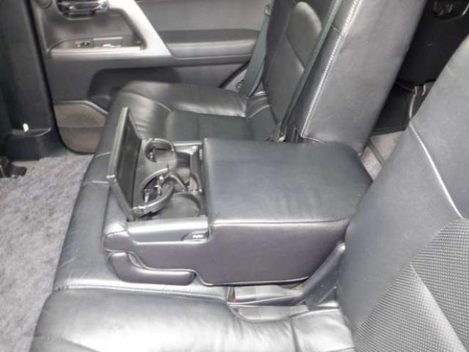 ランドクルーザー200 4.6 ZX 4WD　本州仕入・ナビ・TV・B/T・サンルーフ・革　Bカメラ・ガナドールマフラー・ヒッチメンバー・シートヒーター・エアコン・電動シート・電動リアゲート 4600