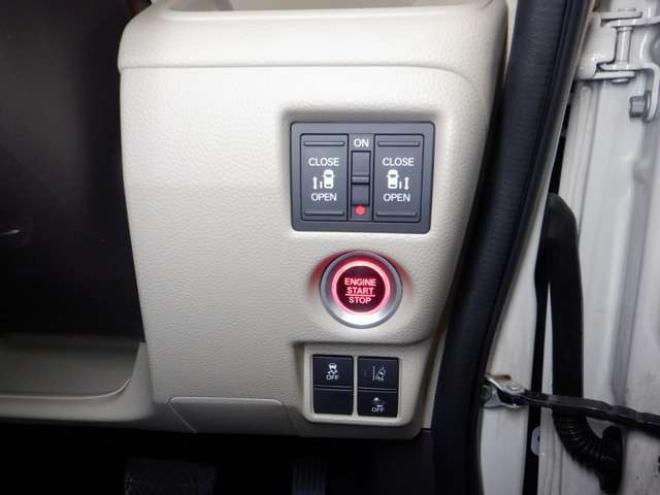 N-BOXG EX ホンダセンシング 4WD　本州仕入・ナビ・TV・B/T・Bカメラ・両側電動・LEDヘッドライト・1オーナー・スマートキー・プッシュスタート・シートヒーター・オートライト・衝突軽減・クルコン・ステアリングスイッチ・クリアランスソナー 660