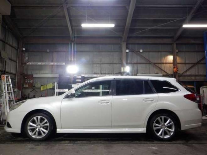 レガシィワゴン2.5 i アイサイト 4WD　本州仕入・後期型・ナビ・TV・B/T・Bカメラ・スマートキー・プッシュスタート・HID・電動シート・フォグランプ・ETC・ヘッドライトウォッシャー・クルコン・衝突軽減・アイドリングストップ・ 2500