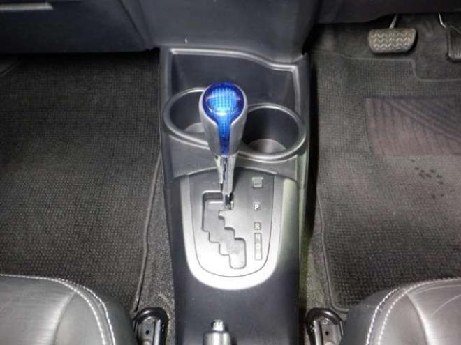 アクア1.5 G ブラックソフトレザーセレクション　本州仕入・ナビ・TV・B/T・レザーシート・本州仕入・純正エアロ・シートヒーター・ステアリングスイッチ・バックカメラ・スマートキー・プッシュスタート 2WD 1500