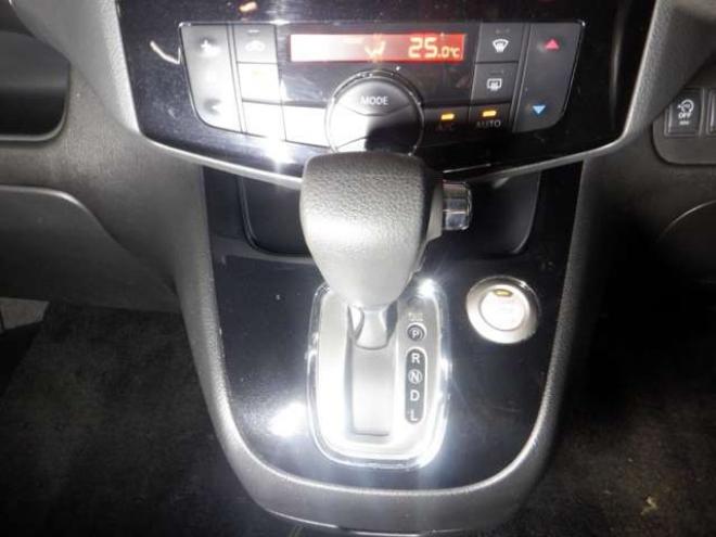 セレナ2.0 ハイウェイスター 4WD　本州仕入・ナビ・TV・Bカメラ・パワスラ・車検新規2年・リア修復済・後期型・エマブレ・リアモニター・ETC・クルコン・アイドリングストップ 2000