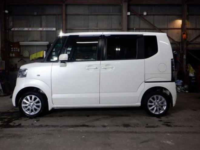 N-BOXG Lパッケージ 4WD　本州仕入・ナビ・TV・Bカメラ・両側電動 660