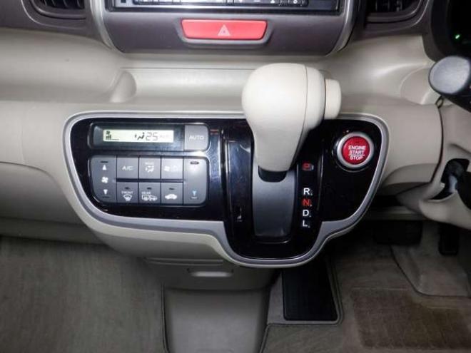 N-BOXG Lパッケージ 4WD　本州仕入・ナビ・TV・Bカメラ・両側電動 660