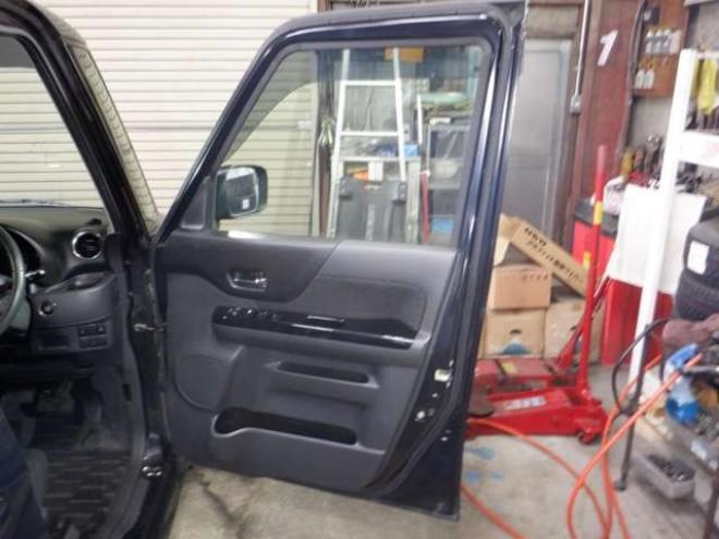 スペーシアカスタム XS 4WD　SDナビ・DTV・USB接続・4WD・パワースライドドア・シートヒーター・HID・フォグランプ・スマートキー・プッシュスタート 660