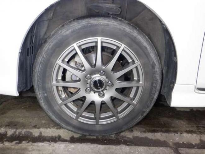 アイシス1.8 プラタナ 4WD　ナビ・TV・B/T・Bカメラ・パワスラ・寒冷地仕様・クリアランスソナー・ETC・リアヒーター・スマートキー・プッシュスタート・社外エンスタ・フォグランプ・オートエアコン 1800