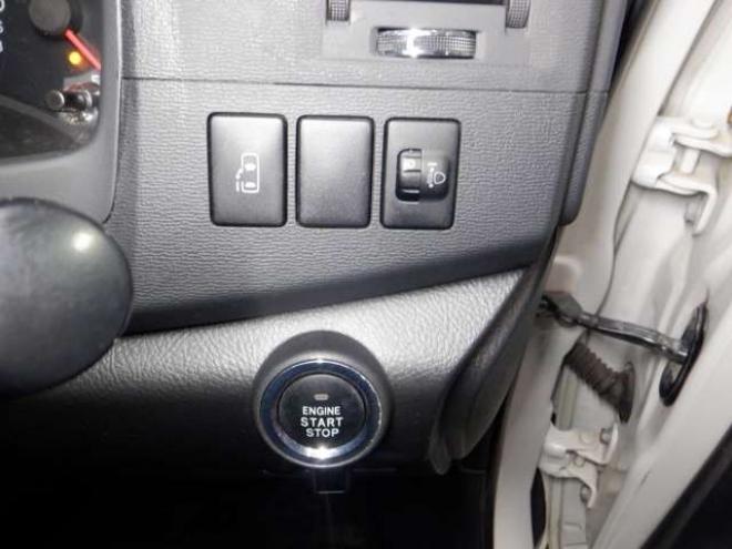 アイシス1.8 プラタナ 4WD　ナビ・TV・B/T・Bカメラ・パワスラ・寒冷地仕様・クリアランスソナー・ETC・リアヒーター・スマートキー・プッシュスタート・社外エンスタ・フォグランプ・オートエアコン 1800