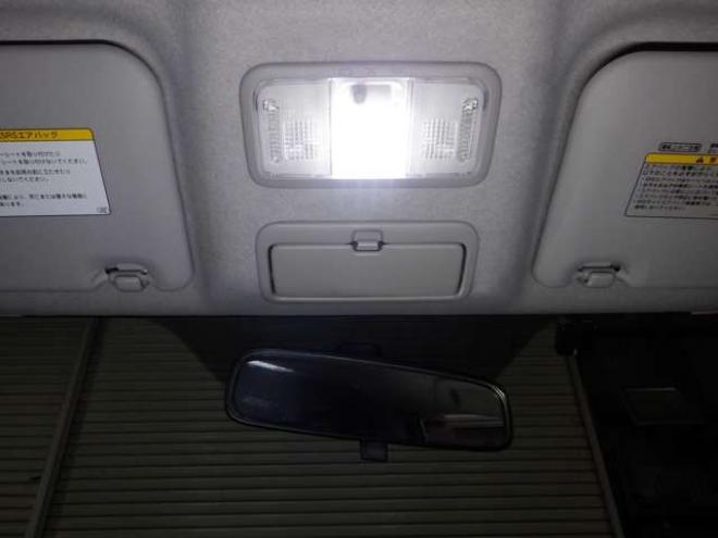 アイシス1.8 プラタナ 4WD　ナビ・TV・B/T・Bカメラ・パワスラ・寒冷地仕様・クリアランスソナー・ETC・リアヒーター・スマートキー・プッシュスタート・社外エンスタ・フォグランプ・オートエアコン 1800