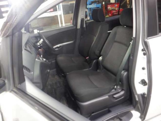 アイシス1.8 プラタナ 4WD　ナビ・TV・B/T・Bカメラ・パワスラ・寒冷地仕様・クリアランスソナー・ETC・リアヒーター・スマートキー・プッシュスタート・社外エンスタ・フォグランプ・オートエアコン 1800