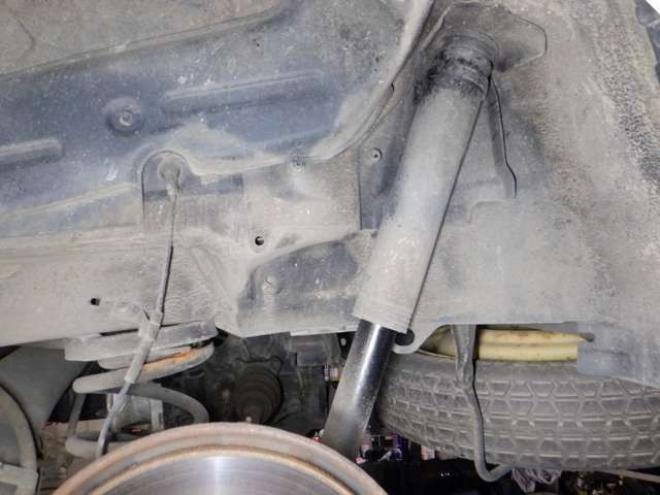 アイシス1.8 プラタナ 4WD　ナビ・TV・B/T・Bカメラ・パワスラ・寒冷地仕様・クリアランスソナー・ETC・リアヒーター・スマートキー・プッシュスタート・社外エンスタ・フォグランプ・オートエアコン 1800