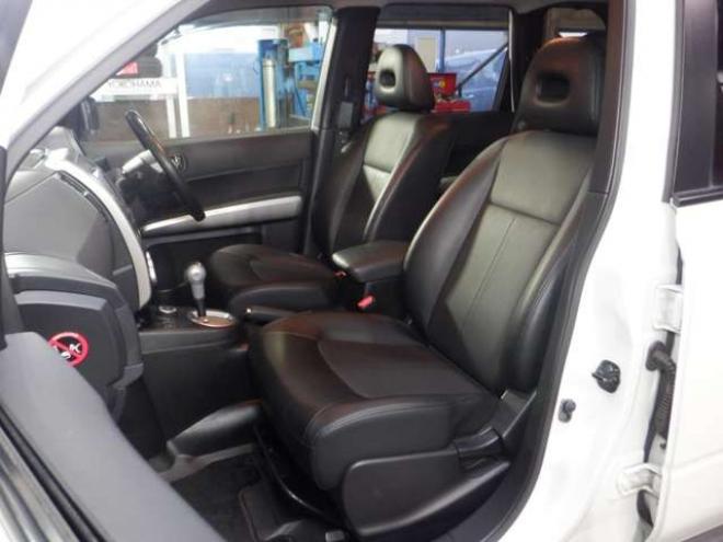 エクストレイル2.0 20Xtt 4WD　ナビ・TV・B/T・Bカメラ・後期型・カプロンシート・キセノン・全席シートヒーター・クルコン・インテリキー・純正AW・フォグランプ・ルーフレール・ETC 2000