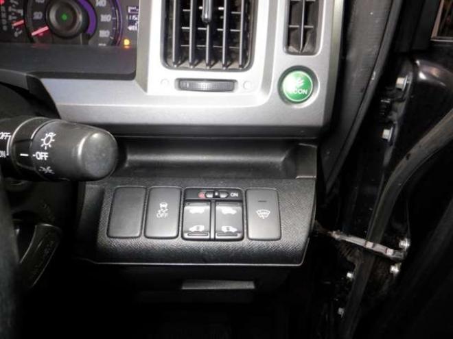 ステップワゴン2.0 スパーダ Z 4WD　ナビ・TV・Bカメラ・B/T・両側電動・スマートキー・ETC・HID・フルフラットシート・VSA・ミラーヒーター・ワイパーデアイサー・リアヒーター・オートライト 2000