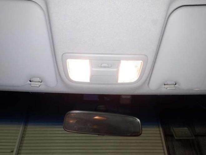 ステップワゴン2.0 スパーダ Z 4WD　ナビ・TV・Bカメラ・B/T・両側電動・スマートキー・ETC・HID・フルフラットシート・VSA・ミラーヒーター・ワイパーデアイサー・リアヒーター・オートライト 2000