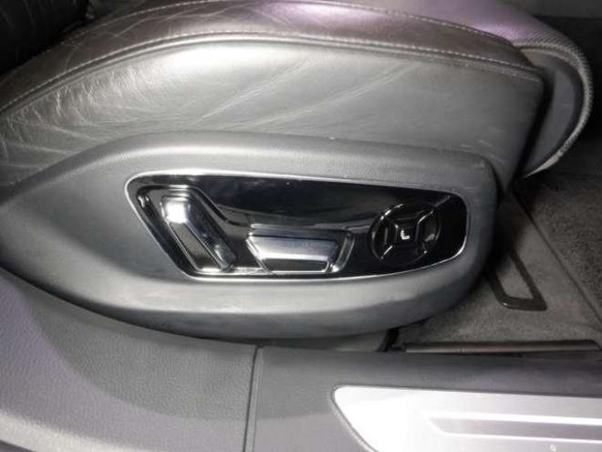 アウディA8 55 TFSI クワトロ 4WD　本州仕入・ナビ・TV・B/T・サンルーフ・黒革・360°カメラ・LEDヘッドライト・後席リモート・BANG&OLUSENサウンド・電動トランク・全席電動シート・全席パワークロージングドア・ヘッドアップディスプレイ 3000