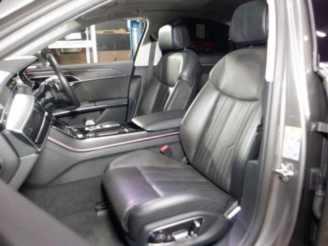 アウディA8 55 TFSI クワトロ 4WD　本州仕入・ナビ・TV・B/T・サンルーフ・黒革・360°カメラ・LEDヘッドライト・後席リモート・BANG&OLUSENサウンド・電動トランク・全席電動シート・全席パワークロージングドア・ヘッドアップディスプレイ 3000