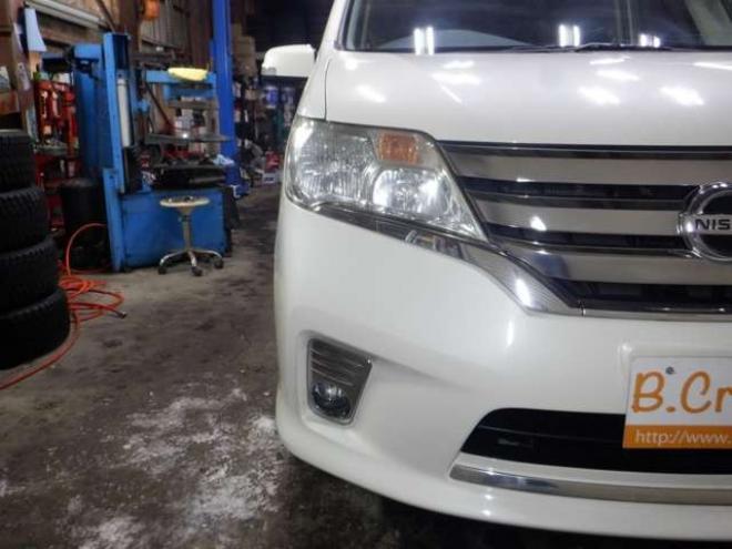 セレナ2.0 ハイウェイスター 4WD　ナビ・TV・Bカメラ・B/T・両側電動・インテリキー・プッシュスタート・アイドリングストップ・クルコン・HID・ETC・フォグランプ・純正AW・寒冷地仕様・純正エンスタ・リア席サンシェード 2000