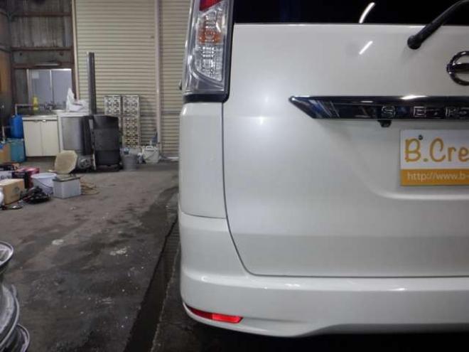 セレナ2.0 ハイウェイスター 4WD　ナビ・TV・Bカメラ・B/T・両側電動・インテリキー・プッシュスタート・アイドリングストップ・クルコン・HID・ETC・フォグランプ・純正AW・寒冷地仕様・純正エンスタ・リア席サンシェード 2000