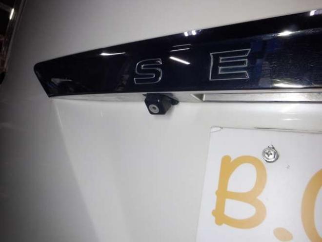 セレナ2.0 ハイウェイスター 4WD　ナビ・TV・Bカメラ・B/T・両側電動・インテリキー・プッシュスタート・アイドリングストップ・クルコン・HID・ETC・フォグランプ・純正AW・寒冷地仕様・純正エンスタ・リア席サンシェード 2000