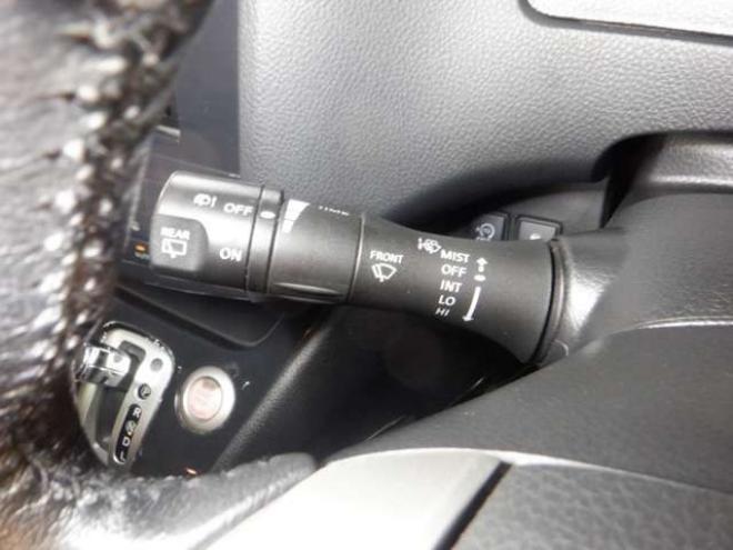 セレナ2.0 ハイウェイスター 4WD　ナビ・TV・Bカメラ・B/T・両側電動・インテリキー・プッシュスタート・アイドリングストップ・クルコン・HID・ETC・フォグランプ・純正AW・寒冷地仕様・純正エンスタ・リア席サンシェード 2000