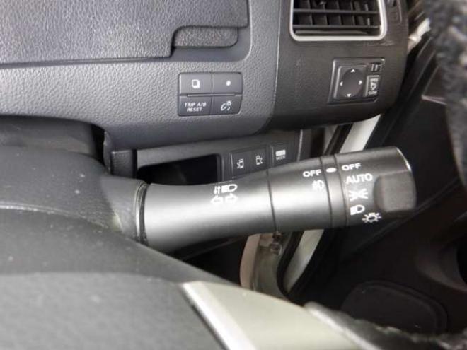 セレナ2.0 ハイウェイスター 4WD　ナビ・TV・Bカメラ・B/T・両側電動・インテリキー・プッシュスタート・アイドリングストップ・クルコン・HID・ETC・フォグランプ・純正AW・寒冷地仕様・純正エンスタ・リア席サンシェード 2000