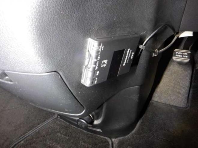 セレナ2.0 ハイウェイスター 4WD　ナビ・TV・Bカメラ・B/T・両側電動・インテリキー・プッシュスタート・アイドリングストップ・クルコン・HID・ETC・フォグランプ・純正AW・寒冷地仕様・純正エンスタ・リア席サンシェード 2000