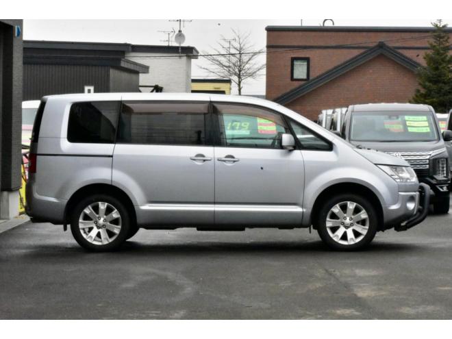 デリカD:5　4WD　Gナビ　本州仕入　ロックフォードサウンド　新品フロントガード　夏冬タイヤ付き