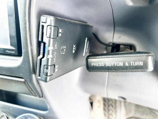 ハイラックススポーツPU EXTキャブ2.4DTワイドボディ4WD　ローンが不安な方＜優遇ローン＞　ユーザー買取車　ディーゼル車　リフトアップ　LEDライト　LEDテール 4WD 2400 5Dr