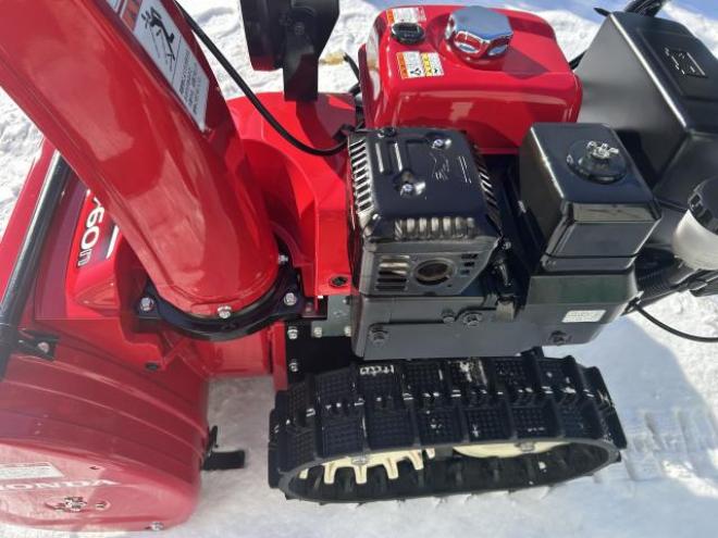 除雪機ホンダHSS760n新品同様で非常に綺麗です　今シーズン購入機
