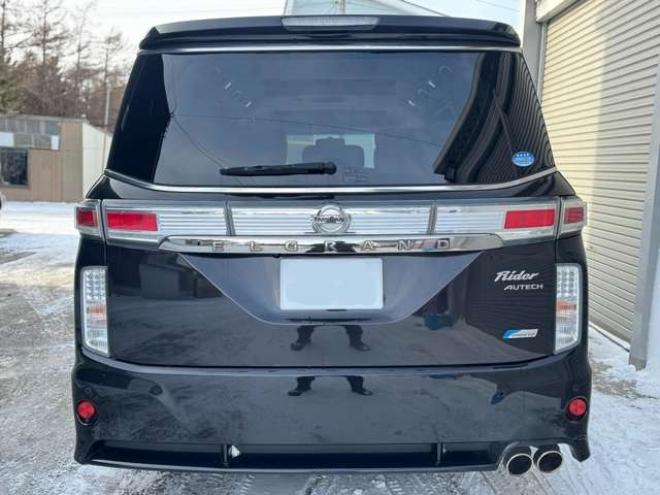 エルグランド3.5 ライダー 4WD　本革シート　サンルーフ　両側Pスライド　パワーバックドア 3500