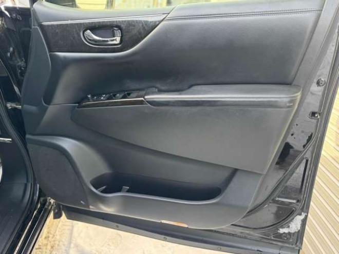 エルグランド3.5 ライダー 4WD　本革シート　サンルーフ　両側Pスライド　パワーバックドア 3500