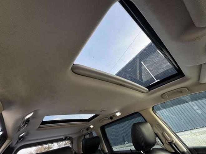 エルグランド3.5 ライダー 4WD　本革シート　サンルーフ　両側Pスライド　パワーバックドア 3500