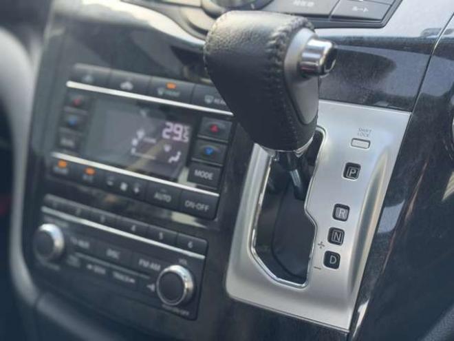 エルグランド3.5 ライダー 4WD　本革シート　サンルーフ　両側Pスライド　パワーバックドア 3500