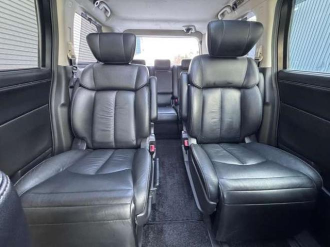 エルグランド3.5 ライダー 4WD　本革シート　サンルーフ　両側Pスライド　パワーバックドア 3500