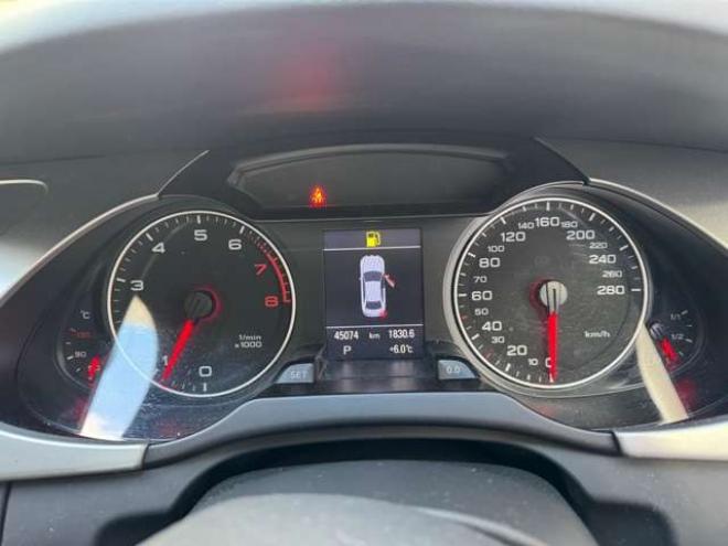 アウディA4 2.0 TFSI クワトロ 4WD　ワンオーナー車　ナビ　TV 正規輸入車 2000