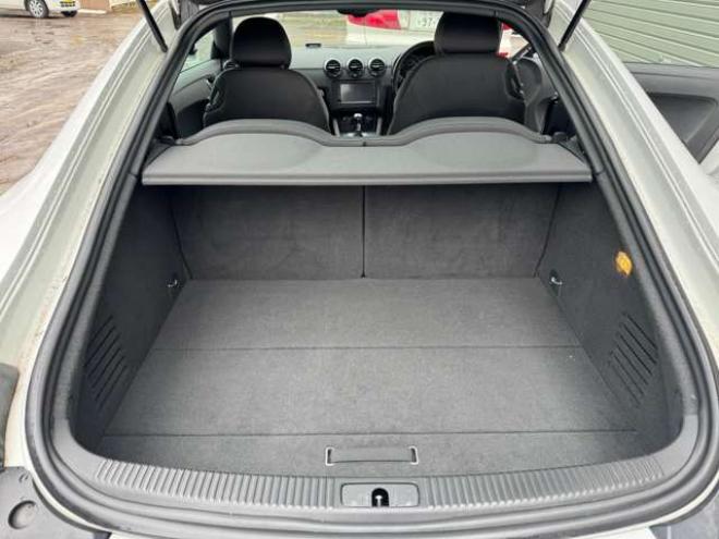 アウディTT クーペ 2.0 TFSI クワトロ 4WD　ナビ　TV　Bカメラ　Bluetooth　夏冬タイヤ 正規輸入車 2000